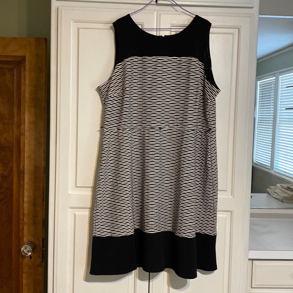 Back and white a-line dress